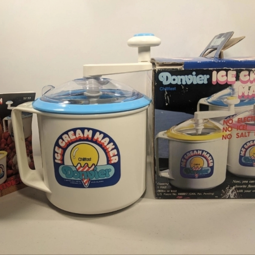 Donvier Chillfast Ice Cream Maker 1 Pint Blue Rim VINTAGE No Ice Salt needed
